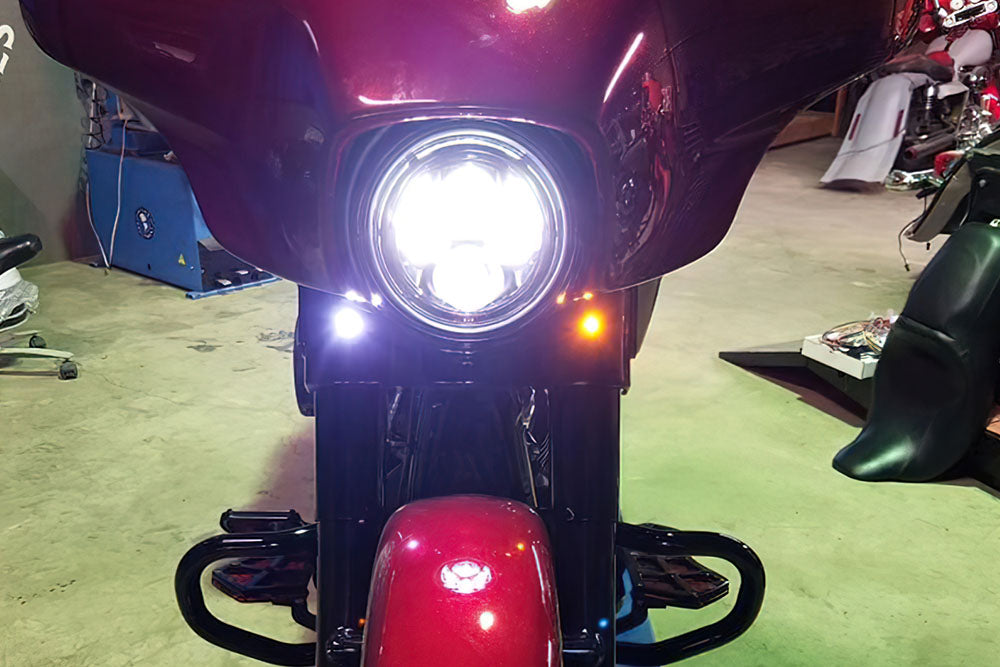 LIGHTNING BOLTS Daytime Running Light with Amber Signal