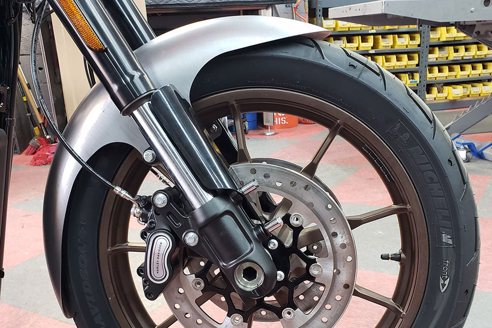 SUPER-LITE CAFE FRONT FENDER KITS 19” OR 21” FOR 2018-PRESENT M8 LOW RIDER®-S & ST (Includes inverted fork adapters)
