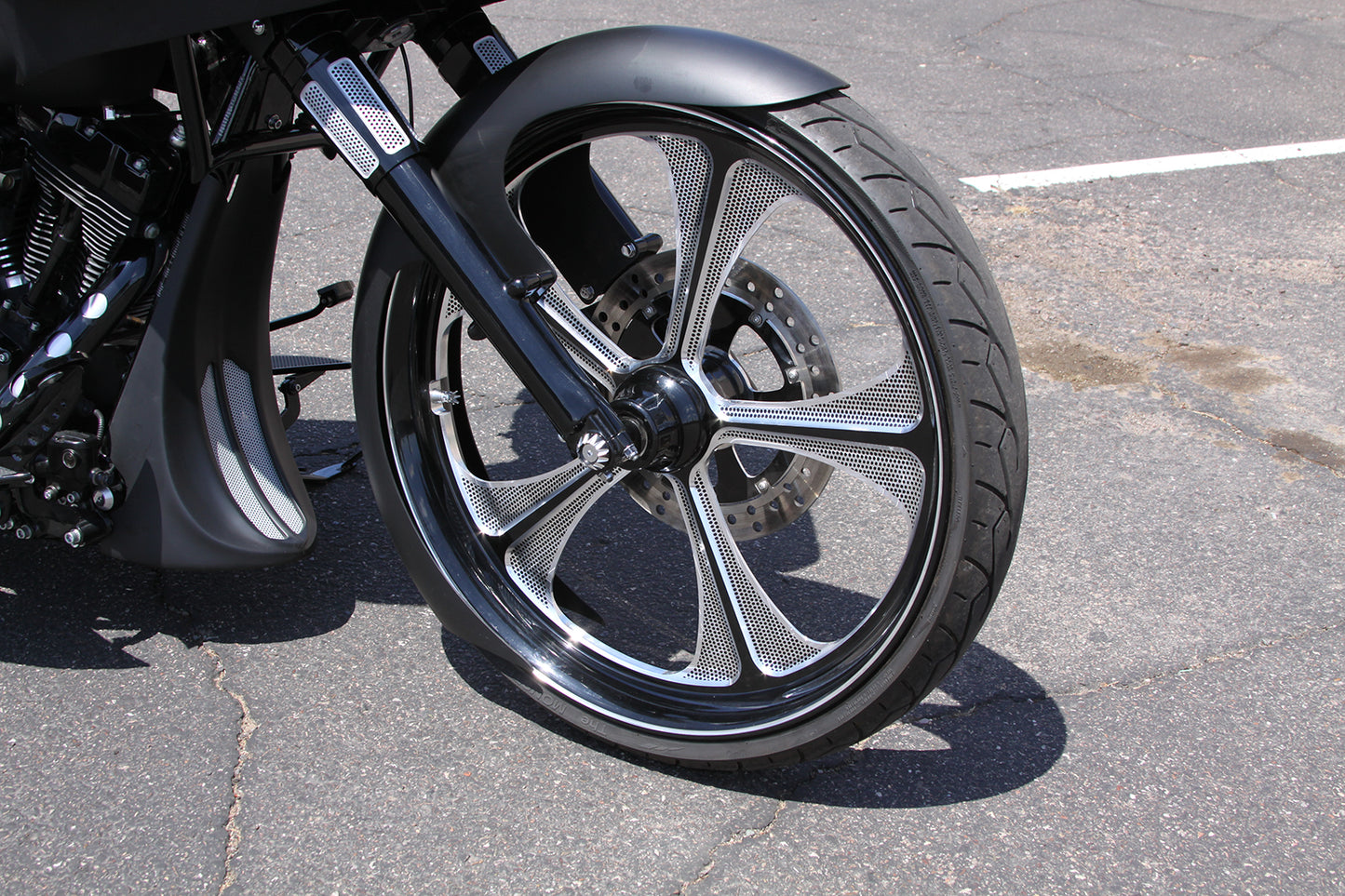 REAL STEEL “TALON” FRONT FENDERS FOR 21″* | 23″ | 26″ WHEELS. Fits 13-Earlier & 2014-Present Touring