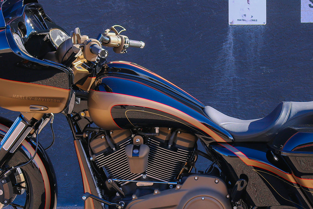 THE RAZORBACK™ STRETCHED TANK KITS For 2008*- Present Touring & Trikes!