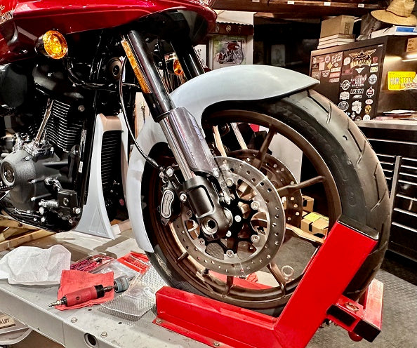SUPER-LITE "SPORT" FRONT FENDER KIT 19" FOR 2018-PRESENT LOW RIDER®-S & ST (Includes inverted fork adapter)