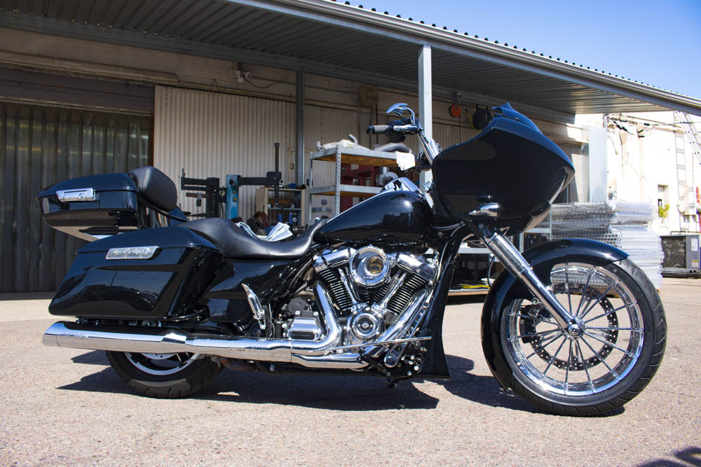 PRE-WIRED OEM MONKEY BARS (2015-Present Road Glide, Freewheeler & Road Glide 3)