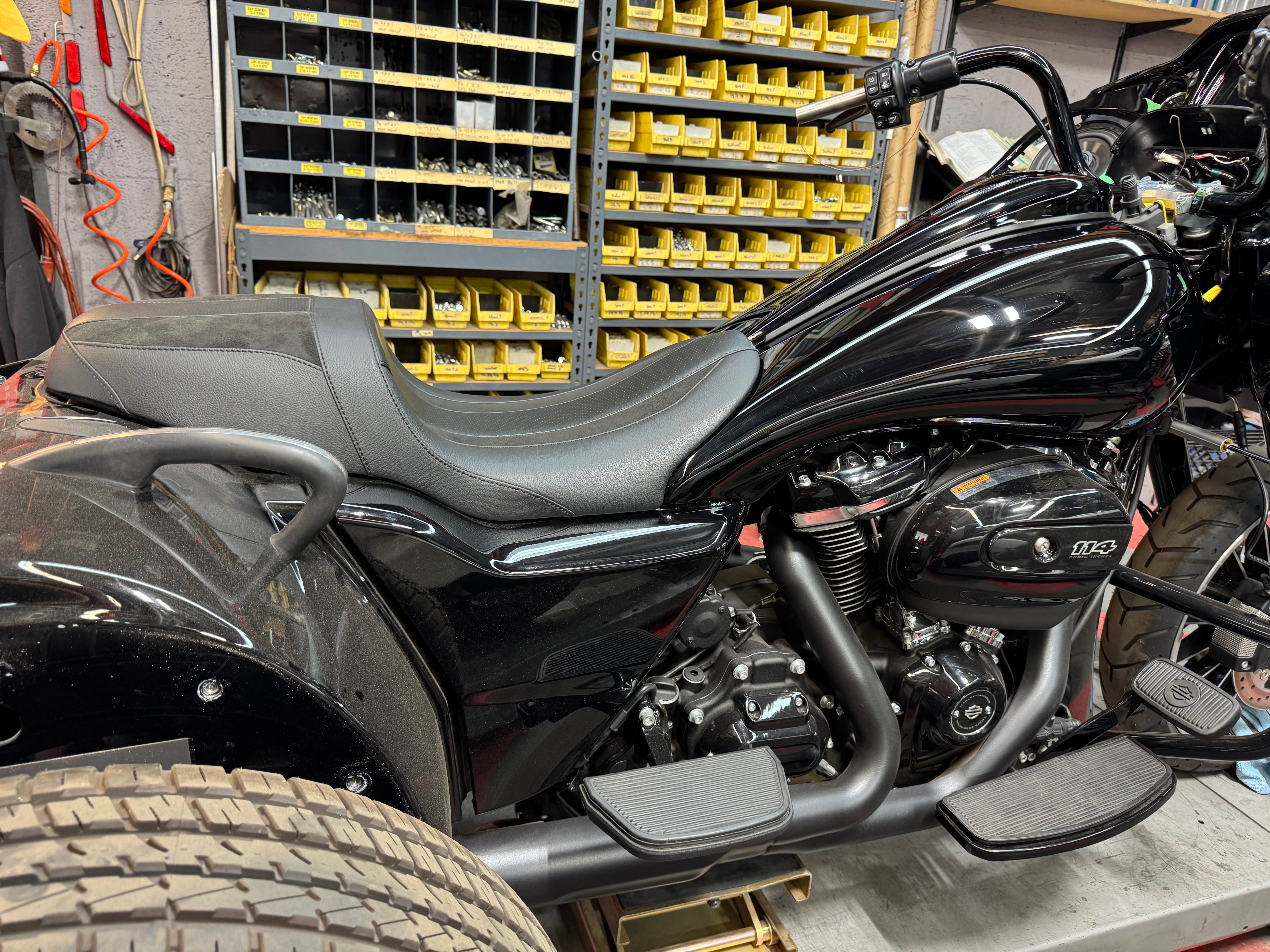 Custom Painted Razorback Tank & Guys Upholstery Seat Set