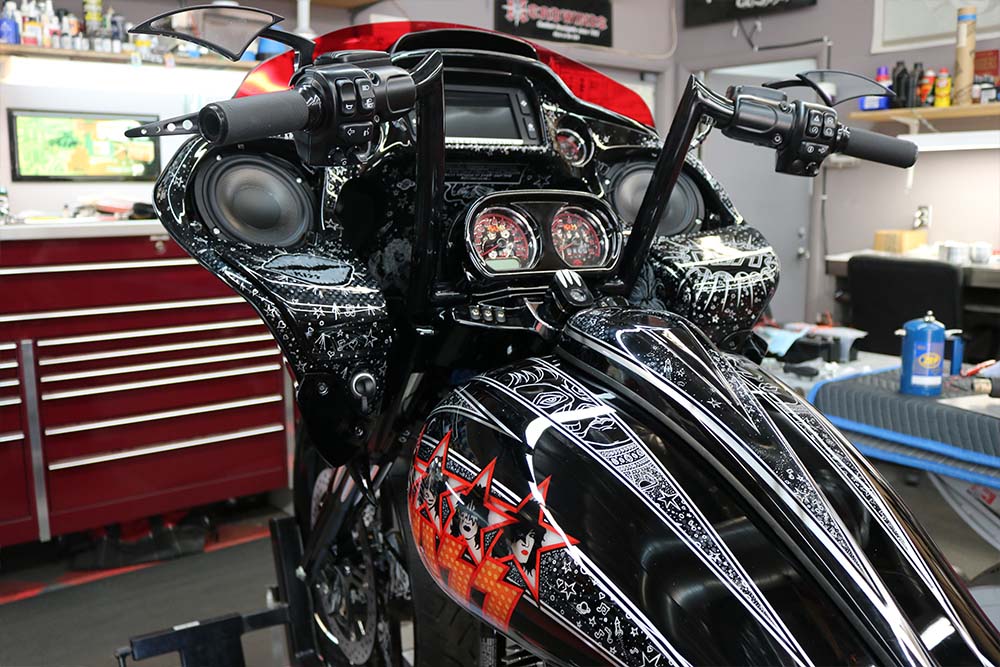 PRE-WIRED OEM MONKEY BARS (2015-Present Road Glide, Freewheeler & Road Glide 3)