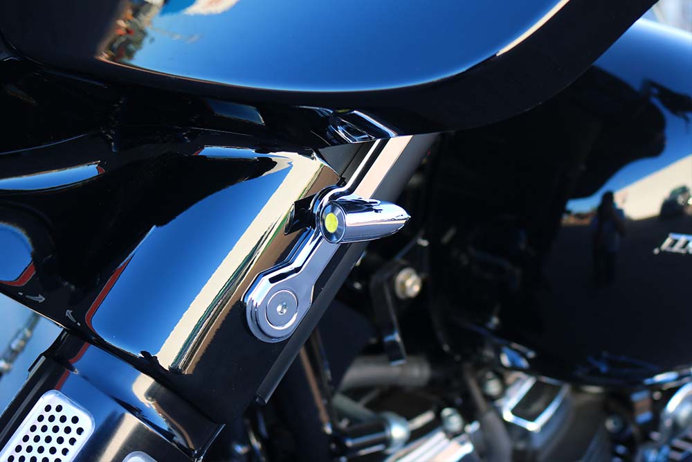 LIGHTNING BULLET TURN SIGNAL KITS FOR BATWING FAIRINGS & ROAD KINGS®