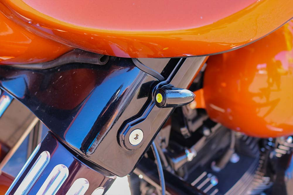 LIGHTNING BULLET TURN SIGNAL KITS FOR BATWING FAIRINGS & ROAD KINGS®