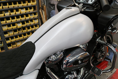 THE RAZORBACK™ STRETCHED TANK KITS     For 2008*- Present Touring & Trikes!