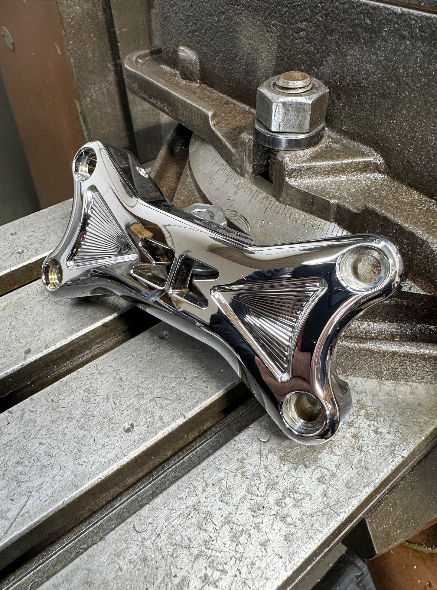 Dog Bone Super Riser Clamp